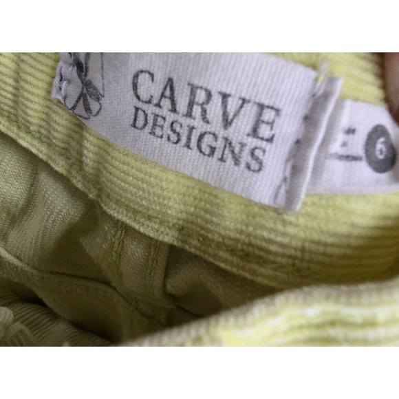 $78 CARVE DESIGNS OAHU 4" mini cord surf chill shorts stretch yellow size 6 - Picture 2 of 4